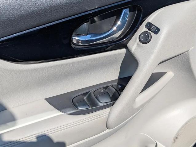 2022 Nissan Rogue Sport SL AWD Xtronic CVT