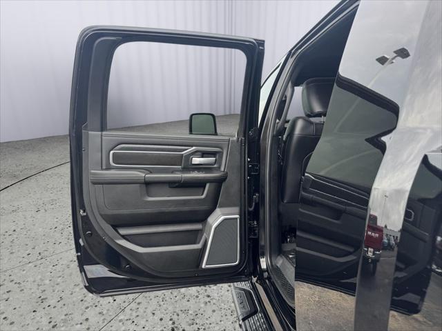 2023 Ram 3500 Laramie Mega Cab 4x4 64 Box