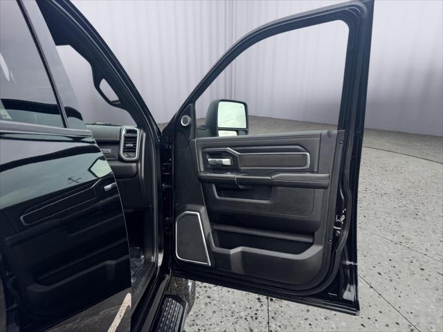 2023 Ram 3500 Laramie Mega Cab 4x4 64 Box