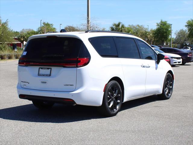 2024 Chrysler Pacifica PACIFICA LIMITED