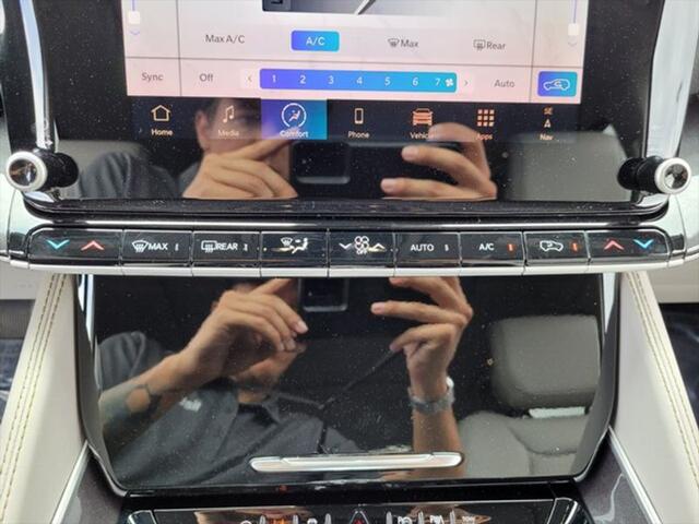 2024 Jeep Wagoneer Series I 4x2