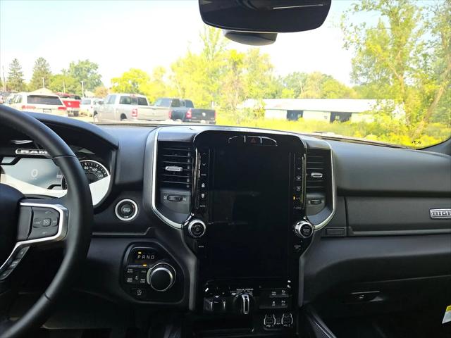 2024 Ram 1500 Big Horn Crew Cab 4x4 5'7" Box