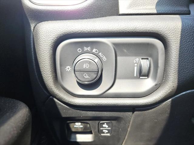 2024 Ram 1500 Big Horn Crew Cab 4x4 5'7" Box