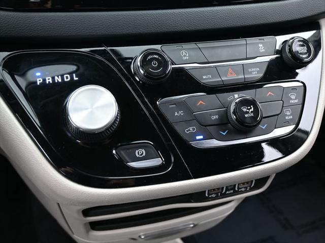 2022 Chrysler Voyager LX
