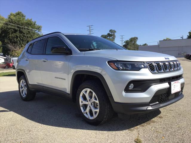 2024 Jeep Compass COMPASS LATITUDE 4X4