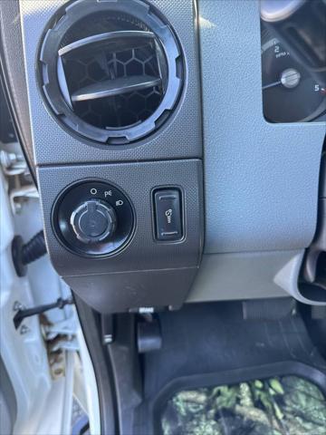 2012 Ford F-350 XL 4x4 4dr SuperCab 8 ft. LB SRW Pickup