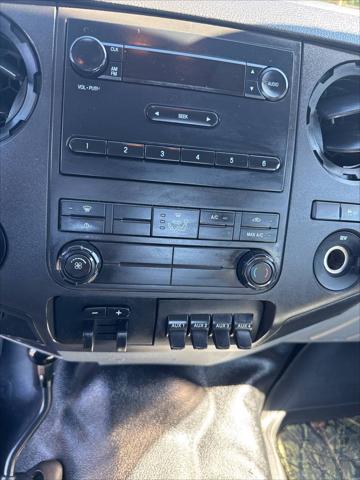 2012 Ford F-350 XL 4x4 4dr SuperCab 8 ft. LB SRW Pickup