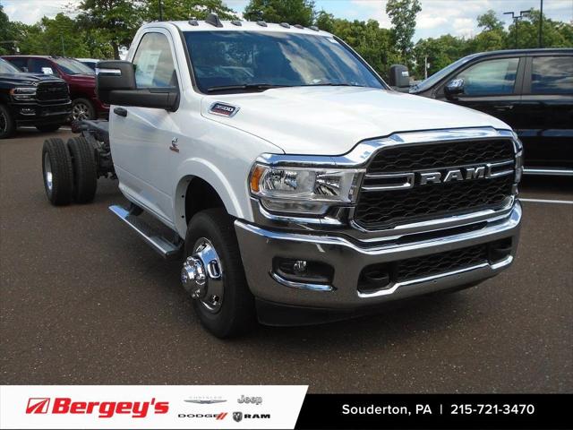 2024 RAM Ram 3500 Chassis Cab RAM 3500 TRADESMAN CHASSIS REGULAR CAB 4X4 84 CA