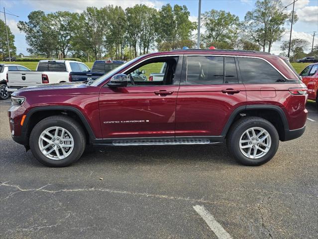 2024 Jeep Grand Cherokee GRAND CHEROKEE LAREDO X 4X2