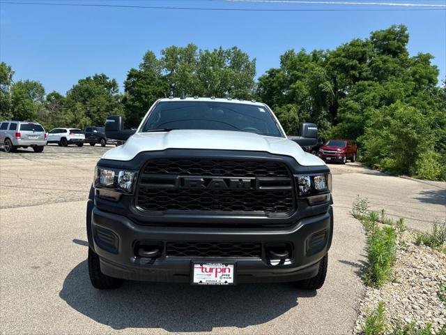 2024 RAM 5500 Chassis RAM 5500 TRADESMAN CHASSIS REGULAR CAB 4X4 84 CA