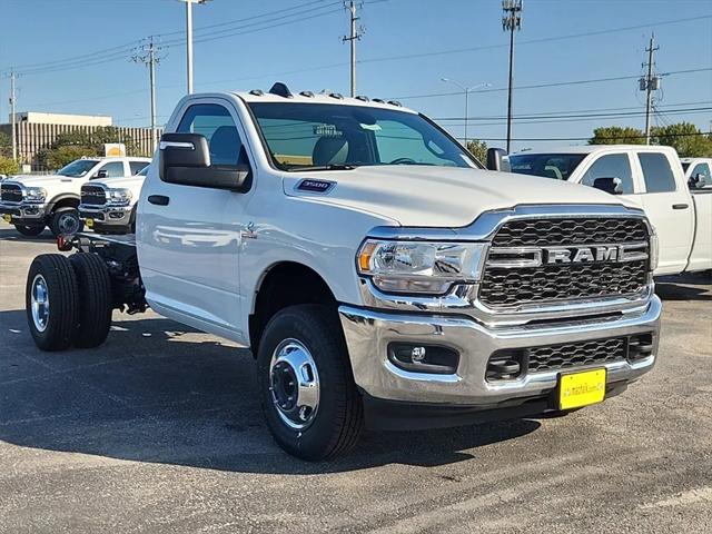 2024 RAM Ram 3500 Chassis Cab RAM 3500 TRADESMAN CHASSIS REGULAR CAB 4X4 60 CA