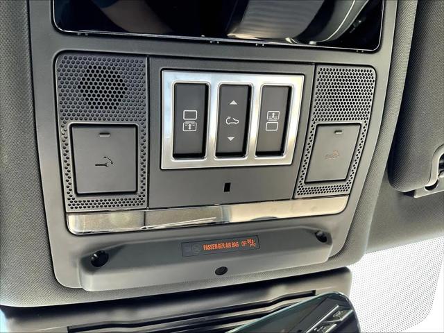 2023 Land Rover Discovery P360 HSE R-Dynamic