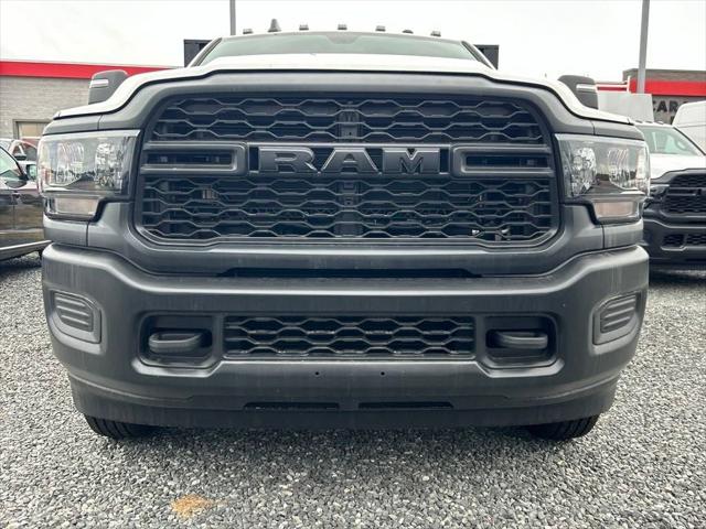 2024 RAM Ram 3500 Chassis Cab RAM 3500 TRADESMAN CHASSIS REGULAR CAB 4X4 84 CA