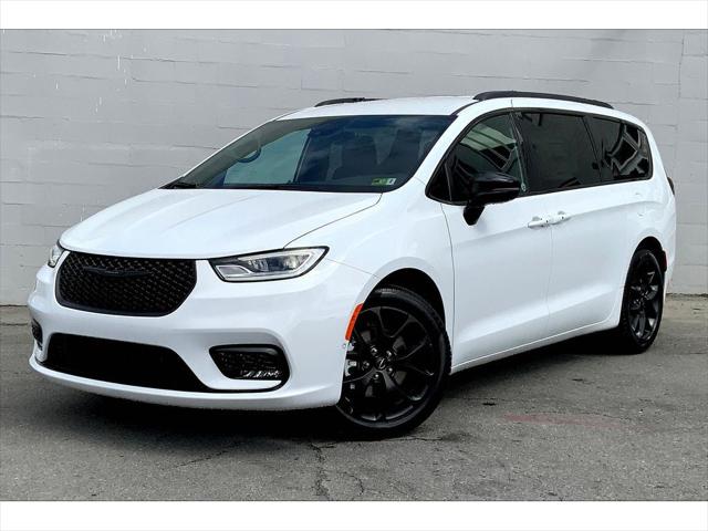 2024 Chrysler Pacifica PACIFICA TOURING L