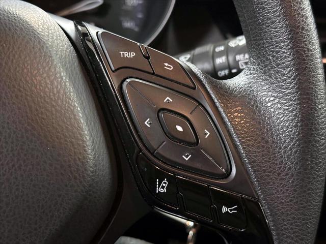 2021 Toyota C-HR LE [22]