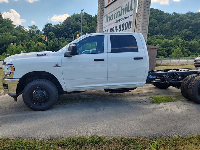 2024 RAM Ram 3500 Chassis Cab RAM 3500 TRADESMAN CREW CAB CHASSIS 4X4 60 CA