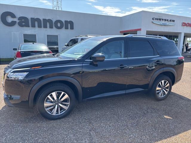 2023 Nissan Pathfinder SL FWD