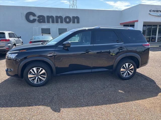 2023 Nissan Pathfinder SL FWD