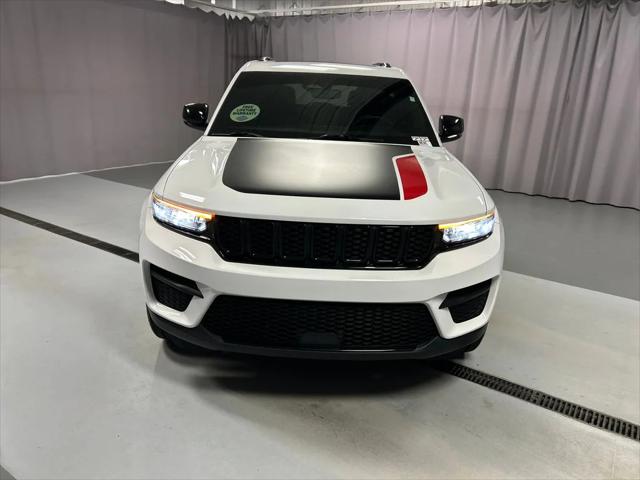 2022 Jeep Grand Cherokee Altitude 4x4 2022 Jeep Grand Cherokee Altitude 4x4