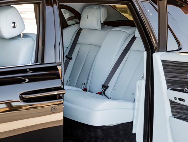 2023 Rolls-Royce Phantom Base