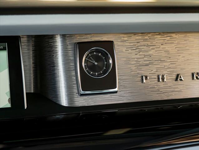 2023 Rolls-Royce Phantom Base