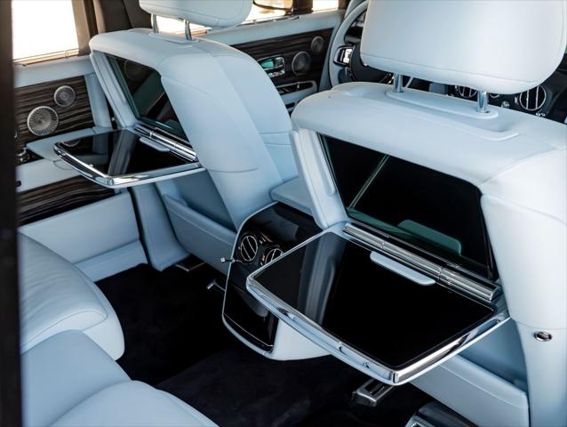 2023 Rolls-Royce Phantom Base