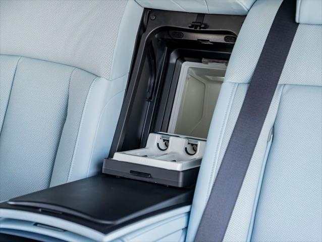 2023 Rolls-Royce Phantom Base