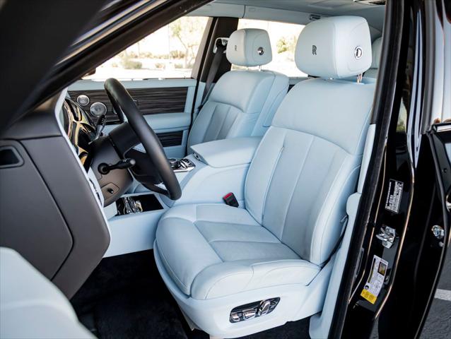 2023 Rolls-Royce Phantom Base