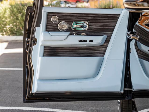 2023 Rolls-Royce Phantom Base