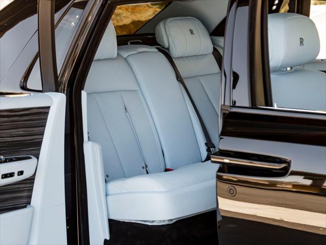 2023 Rolls-Royce Phantom Base