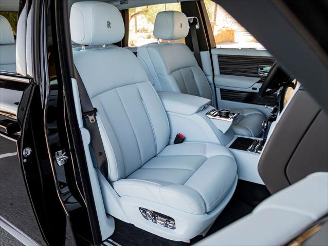 2023 Rolls-Royce Phantom Base