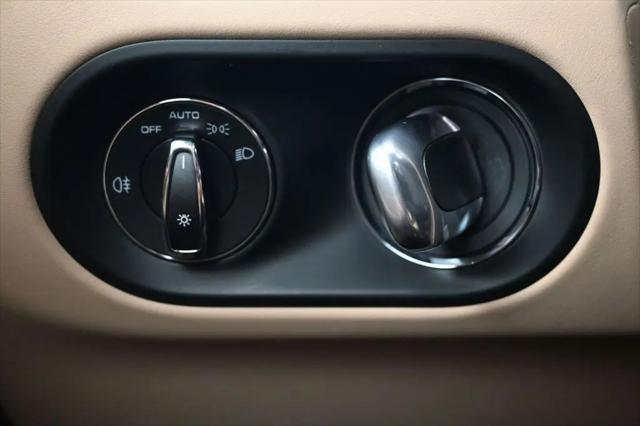 2024 Porsche Macan T