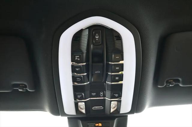2024 Porsche Macan T
