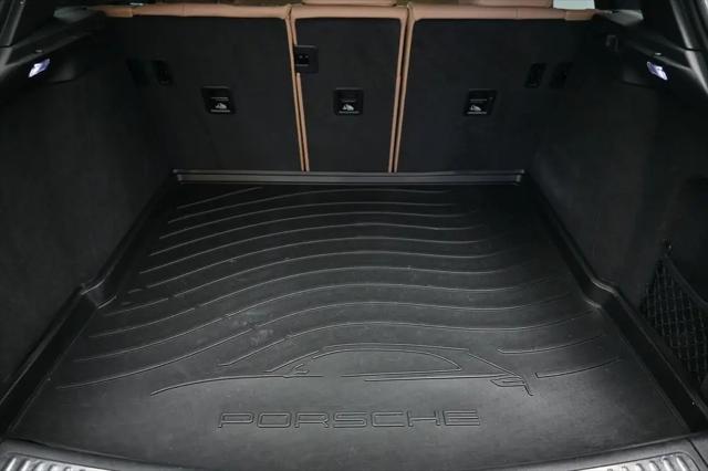 2024 Porsche Macan T