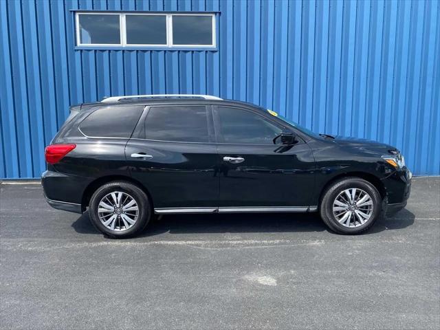 2019 Nissan Pathfinder SL
