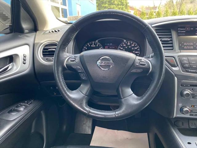 2019 Nissan Pathfinder SL
