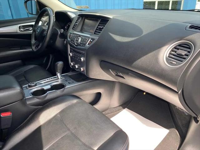 2019 Nissan Pathfinder SL