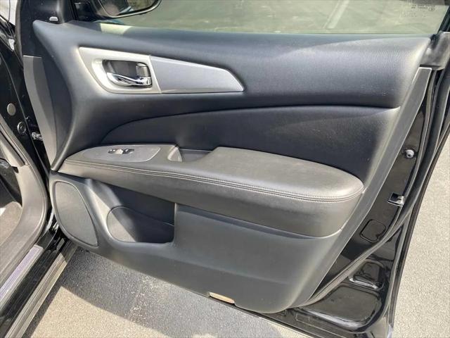 2019 Nissan Pathfinder SL