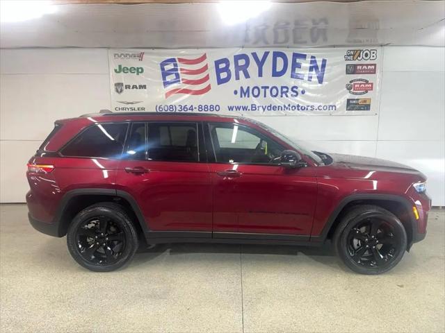 2023 Jeep Grand Cherokee Altitude 4x4 for sale in Beloit, WI