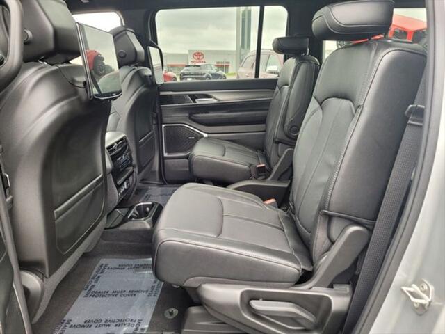 2024 Jeep Wagoneer Series II Carbide 4x4