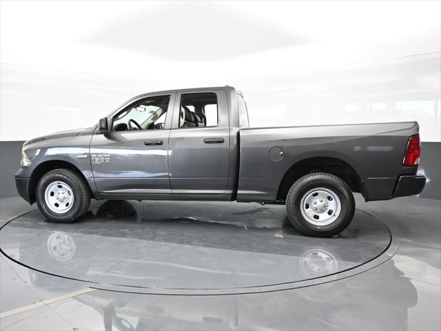 2024 RAM Ram 1500 Classic RAM 1500 CLASSIC TRADESMAN QUAD CAB 4X4 64 BOX