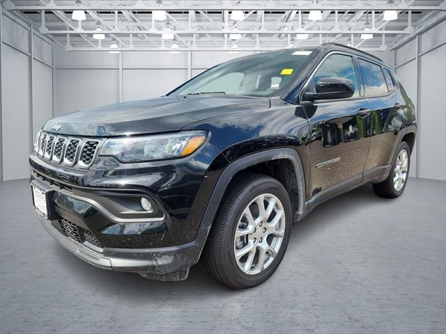 2024 Jeep Compass COMPASS LATITUDE LUX 4X4