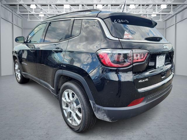 2024 Jeep Compass COMPASS LATITUDE LUX 4X4