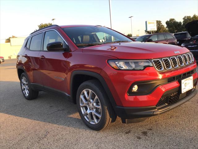 2024 Jeep Compass COMPASS LATITUDE LUX 4X4