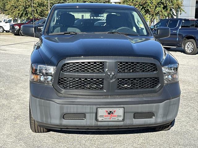 2024 RAM Ram 1500 Classic RAM 1500 CLASSIC TRADESMAN QUAD CAB 4X4 64 BOX