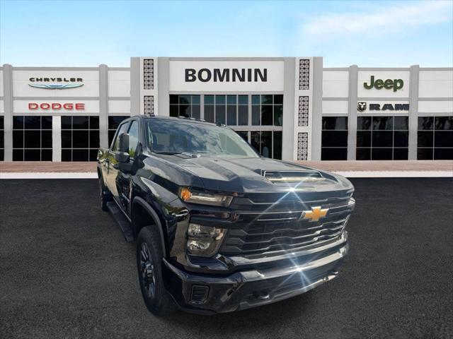 2024 Chevrolet Silverado 2500HD 4WD Crew Cab Standard Bed Custom