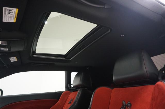 2016 Dodge Challenger 392 Hemi Scat Pack Shaker