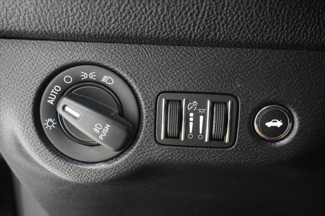 2016 Dodge Challenger 392 Hemi Scat Pack Shaker