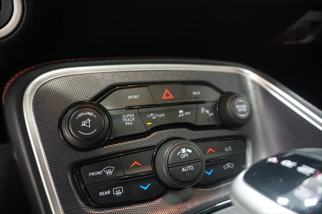 2016 Dodge Challenger 392 Hemi Scat Pack Shaker