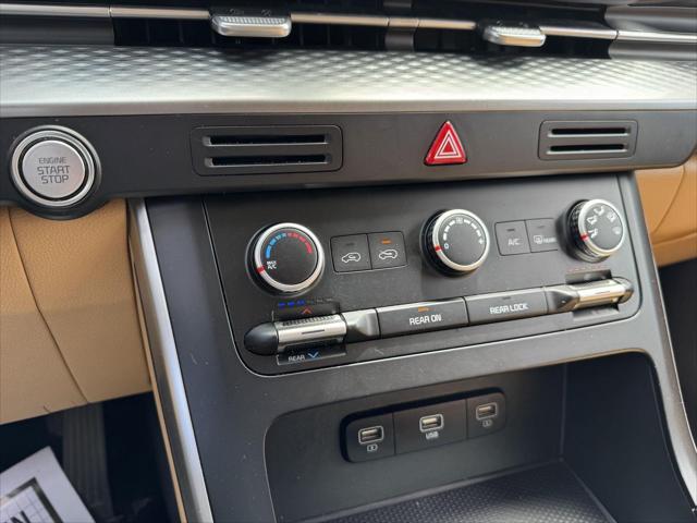 2023 Kia Carnival MPV LX Seat Package